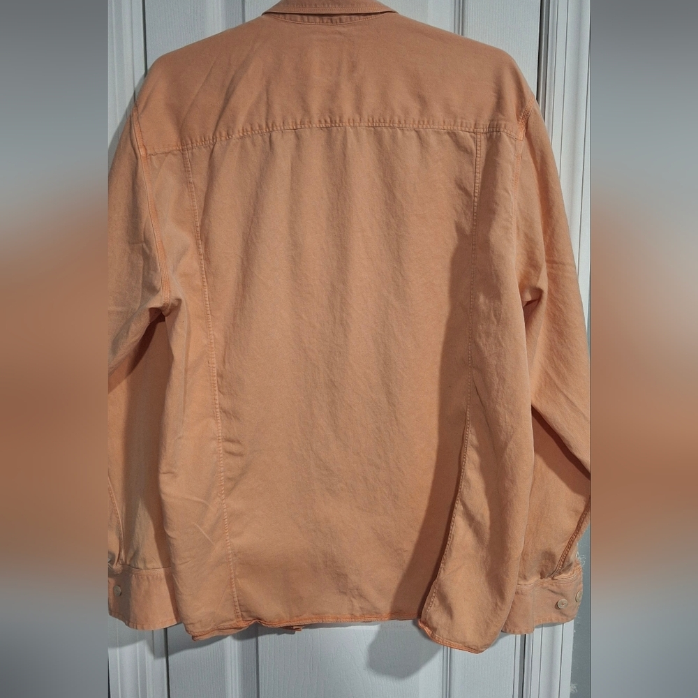 Tommy Bahama Men's Peach Button-Up Shirt SMOKE FREE HOME🚭 - Picture 2 of 7